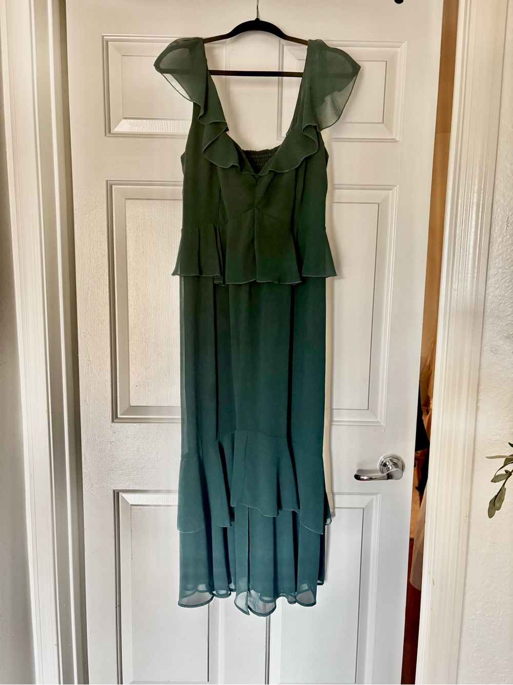 Elegant Green Ruffled Midi Dress